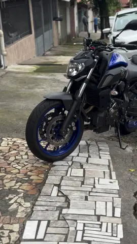 FAMOSA MTRETA 💙 . . . .#MT07 #mt07yamaha #07 #700 #yamaha #honda #vudeoviral #tik_tok #hon #META #sonho #viral_video #moto #motos #videoviral #videos #postodegasolina ##