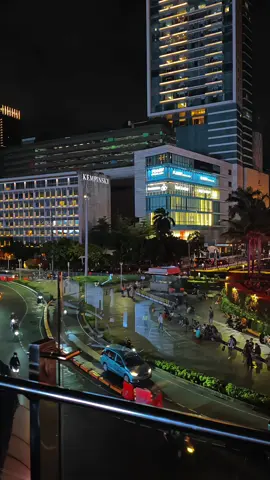 Halte Bundaran Hi #fyp #jakarta #vibesmalam #night #bundaranhijakarta 