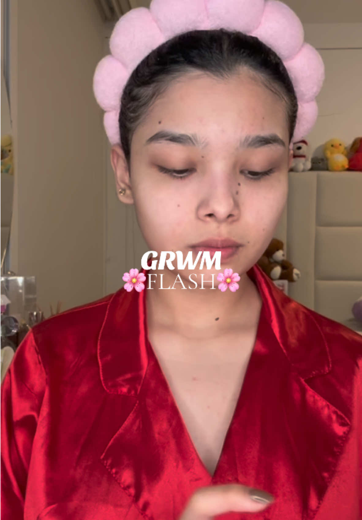 GRWM súper flash con esta canción que me encanta de fondo🌸🩷 #grwm #grwmmakeup #badbunny #baileinolvidable #viernes #makeup 