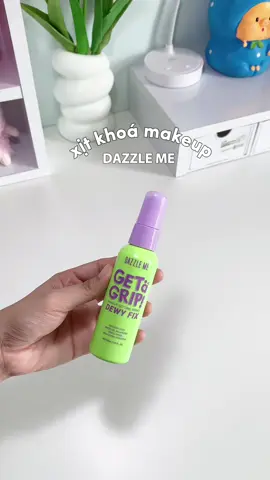 Một em xịt khoá nền cho mấy bà#makeup#xitkhoamakeup#xitkhoanen#dazzleme#goclamdep#muataitiktok#kemthichriviu#xh 