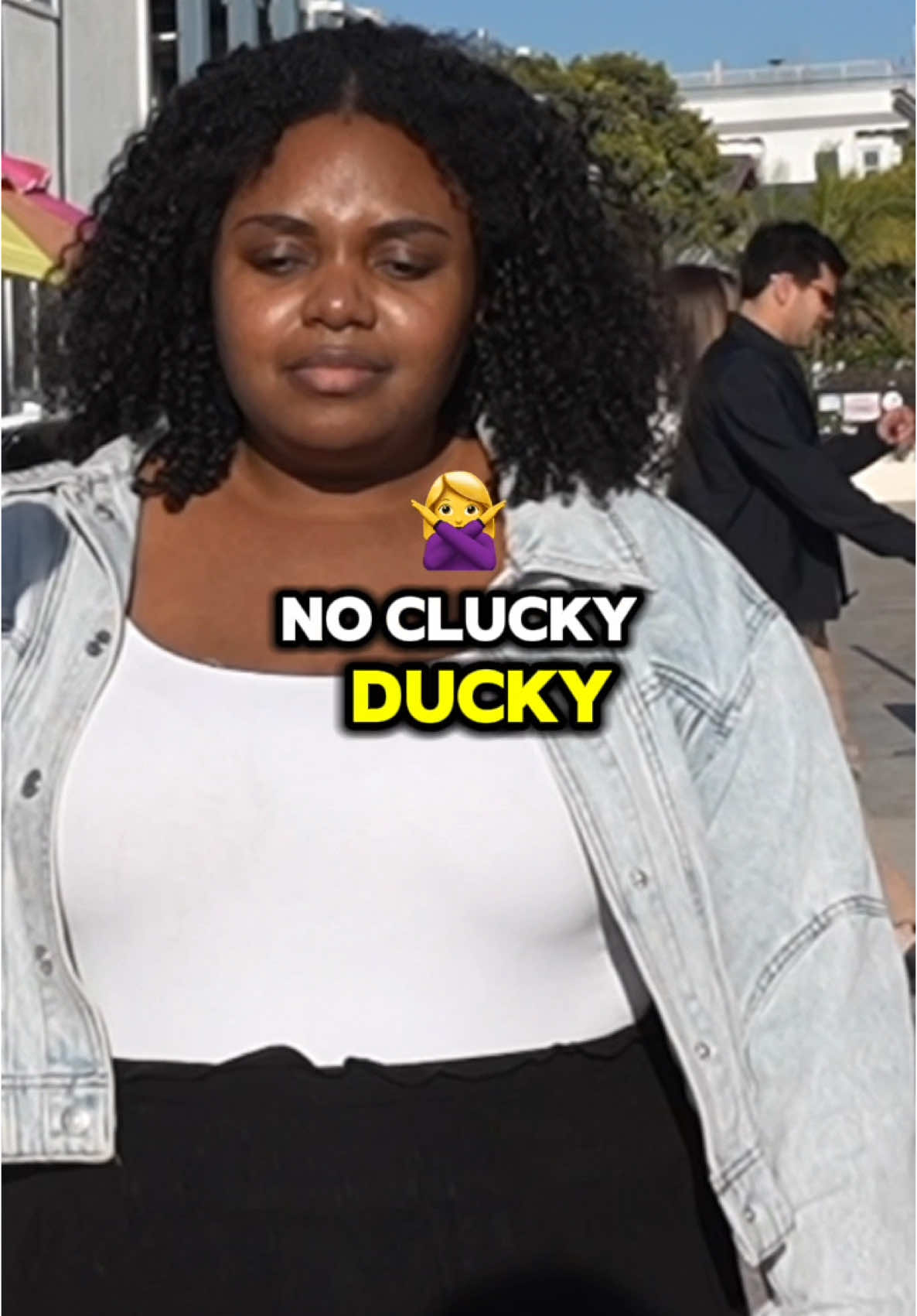 Is no clucky ducky a red flag 🚩 ⁉️ #streetinterview #publicinterview #venice #fyp 