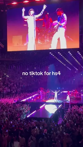 guys no #fyp #fypツ #foryoupage #foryou #harrystyles #hs4 #hs4atmidnight #hslot #loveontour #cherry #fineline #concert 