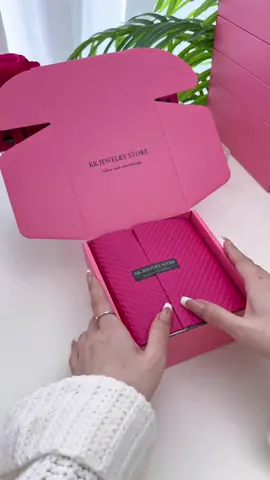 ASMR packing~ #asmr #jewelry #asmrpacking #packing #packingorders #unboxing #jewelrybusiness #jewellery #jewelrymaking #jewelrypackaging #orderpacking #orderpackingasmr #packingorders #packagingorders #package #packageorders #packanorderwithme #jewelrybusiness #jewellery #smallbusinessowner #SmallBusiness #asmr #goldjewelry #handmadejewelry 