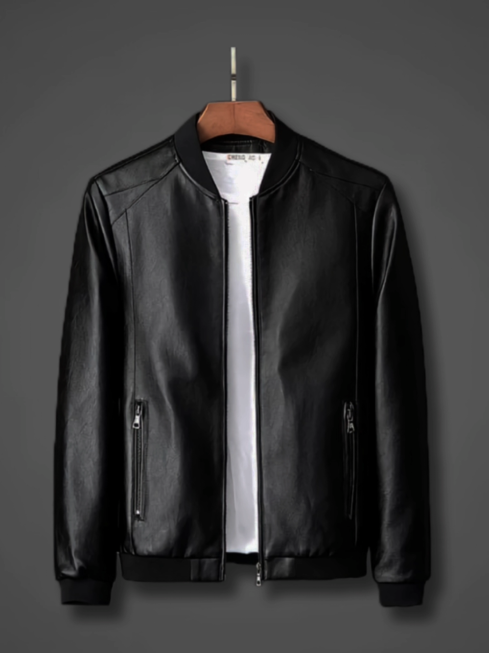 Yuk di co jaket kulitnya #jaketkulit #jaketpria #jakethitam 