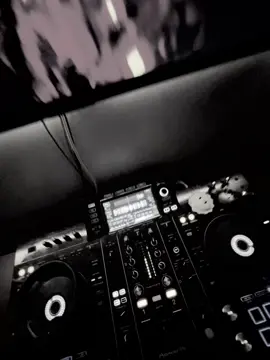 ✈️✈️✈️ #djzenda #iamtrning #peaceful #viral #LearnOnTikTok #2025 #tranthanh #conthuongthikhongdeemkhoc #cttkdek #suytnuathi #snt #tranthanh #caunoihay #happynewyear2025 #tethungkhoi #sontungmtp 