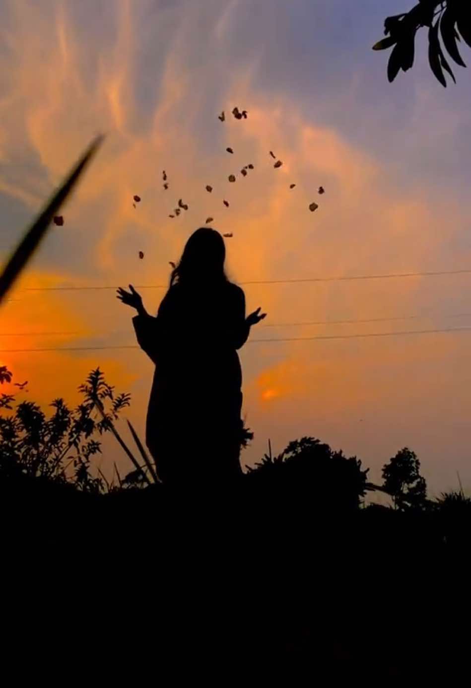 সুন্দর আর অসুন্দর বলে কিছুই নেই, আমি যাকে ভালোবাসি তার থেকে সুন্দর আর কেউ নেই🌸 #logno #fypシ #foryou #foryoupage #view #viraltiktok 