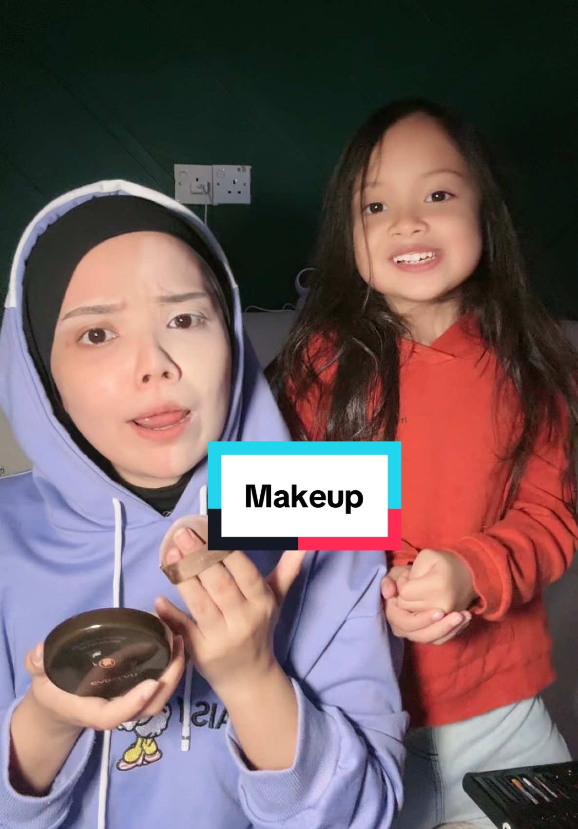 Aduiiii budak nie! asyik kacau orang makeup jer!   #makeup #makeuptutorials #carslancushion @Carslanmy #carslan 