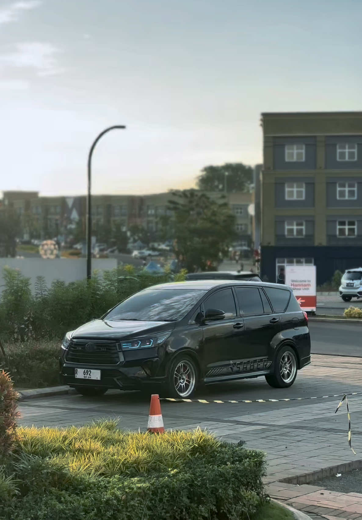 Beli jamu sama mantu, selamat hari sabtu calon mantu 😝🤏🏻 #innova #innovareborn #innovadiesel #innova2gd #2gd #venturer #fyp #fypage #fypシ゚ #depok 