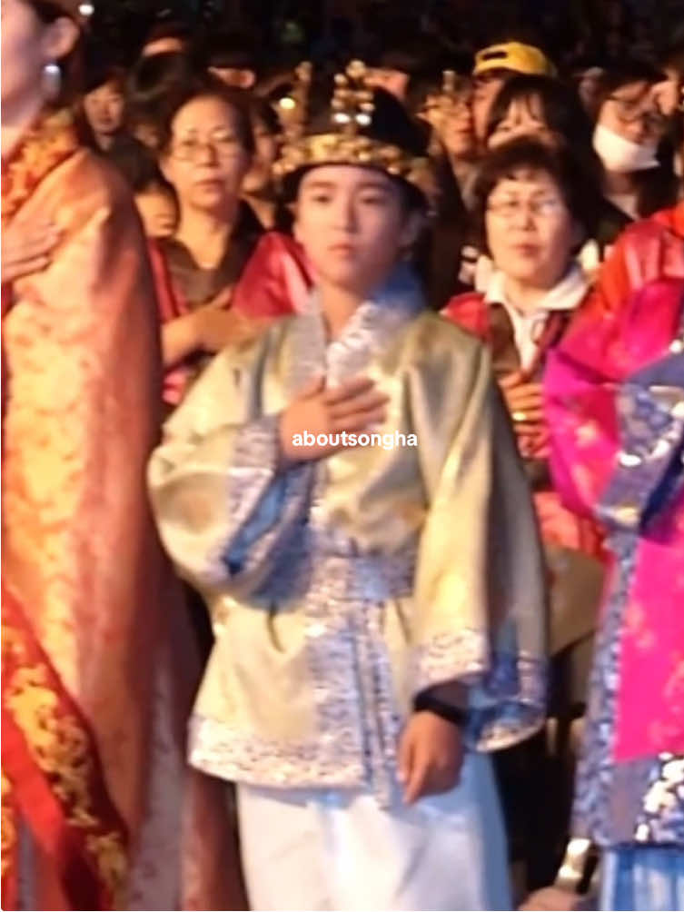 our handsome prince lee songha 🤴🏻💛✨ #songha #smtr25 #smnbg 