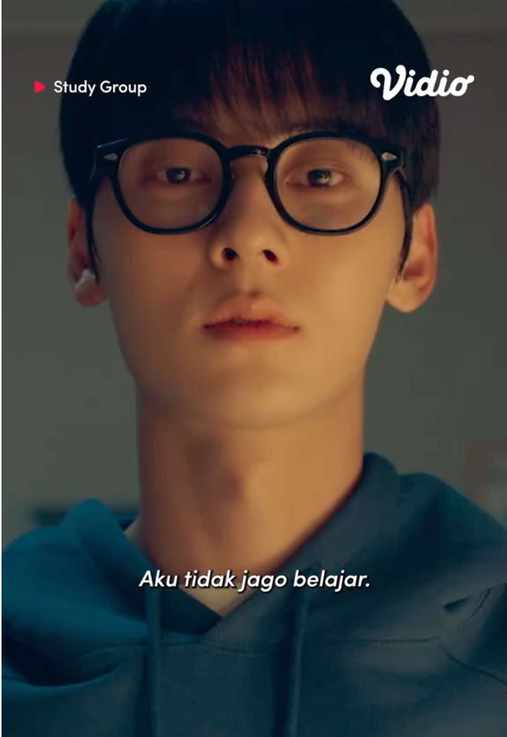 ada anak yang tampangnya pinter, tapi nilainya ga pernah bagus. bukannya bikin kelompok belajar buat belajar, malah buat gelut lawan tukang bully. Hwang Minhyun, Han Jieun, Cha Woomin, dan Shin Suhyun bakal ngumpul di STUDY GROUP, tayang di Vidio mulai 24 Januari 2025 👊 #kdrama #studygroup #studygroupdividio #hwangminhyun #hanjieun #chawoomin #shinsuhyun