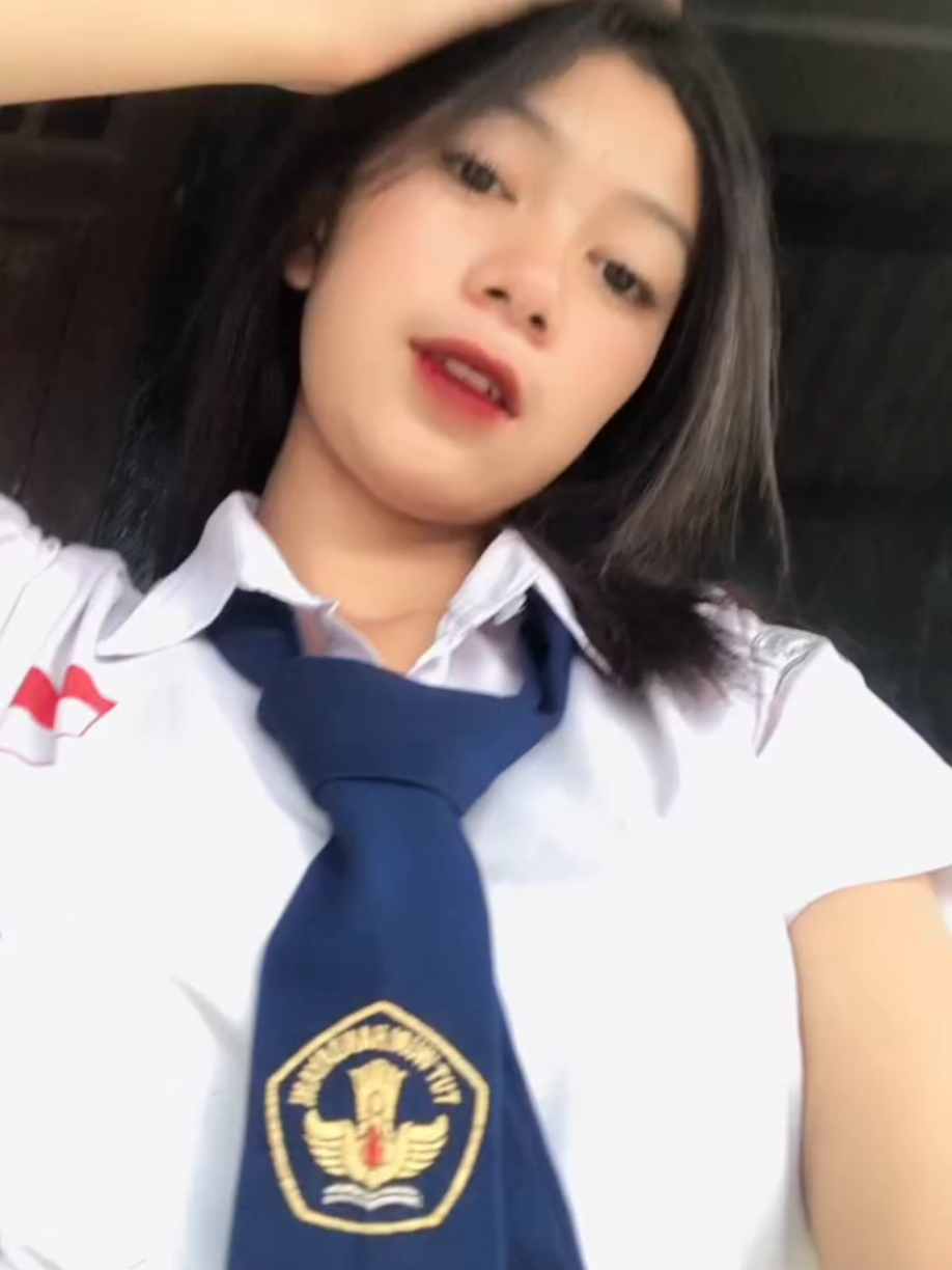 galeri gadisbali instagram : adekkkrinn #baliindonesia #trunatrunibali #smpbali #gadisbali #trunatrunibali #bali #jegegbali 