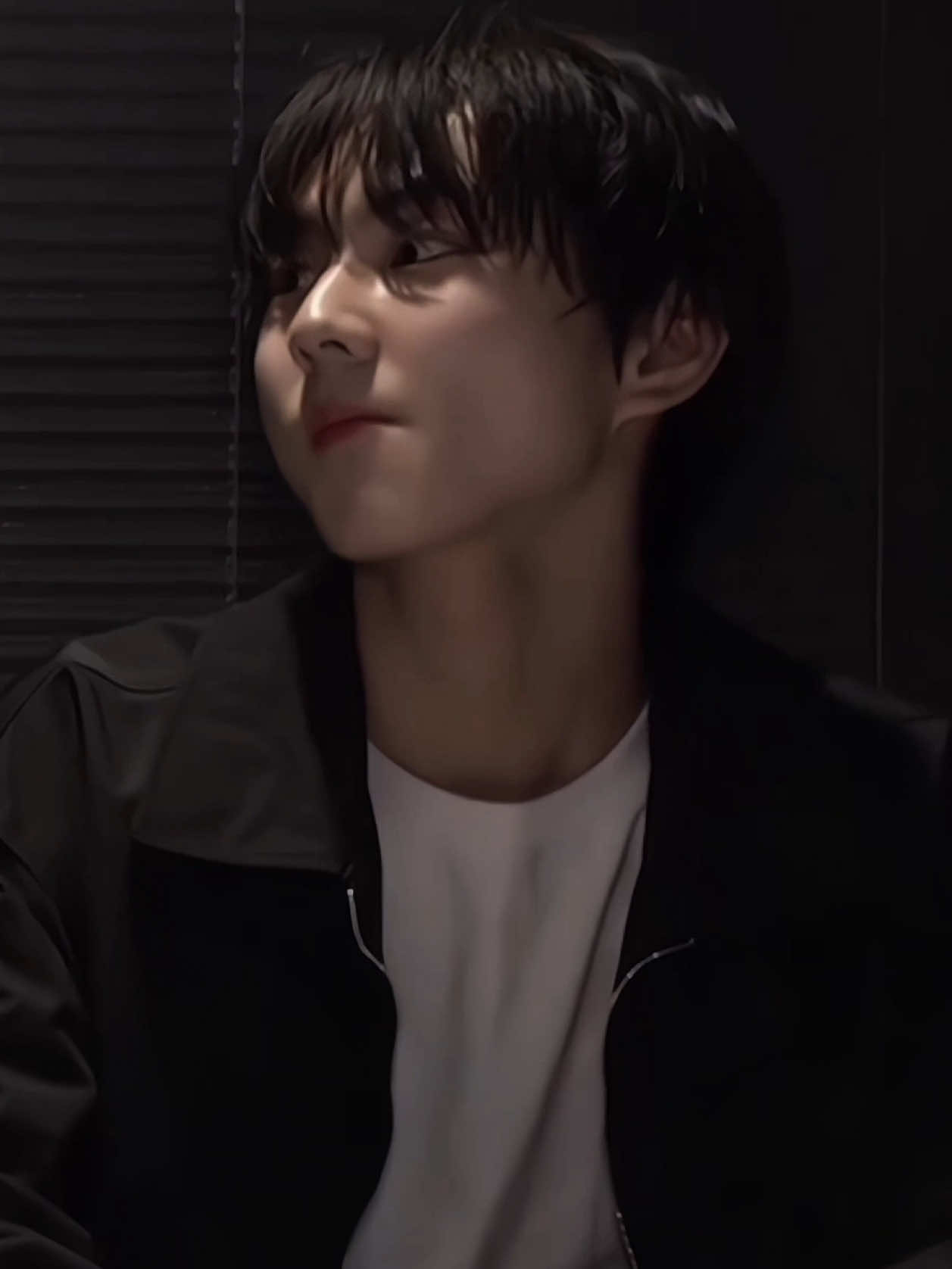 black hair with black jacket | #jungwon #enhypen 