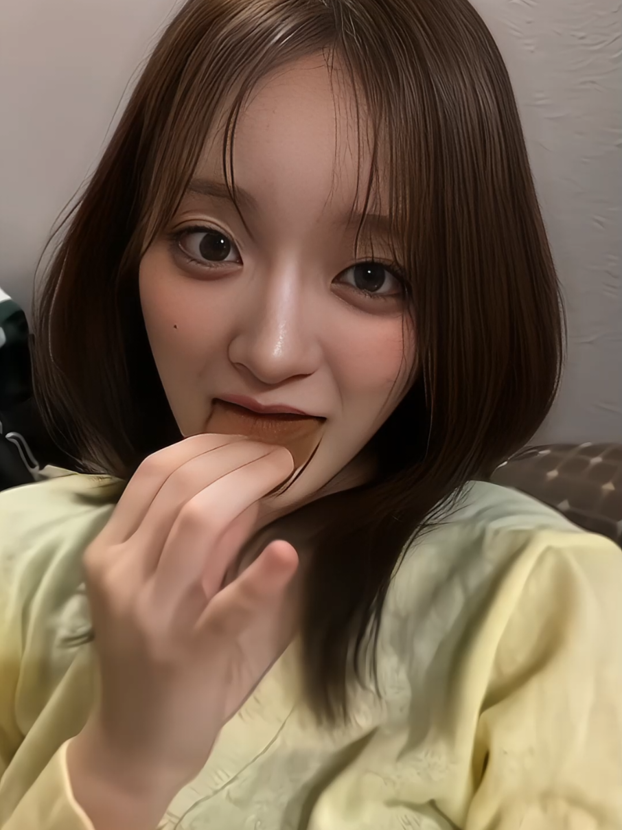 𝗘𝗷𝗶 𝗲𝗮𝘁𝗶𝗻𝗴 𝗳𝗮𝗻𝗰𝗮𝗺 -𝘇𝗲𝗿𝗼 || selaamm nasilsinizz tatiliniz nasil geciyoorr😭 || #eji #eating #fancam #yealsy 