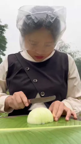 Tips to stop crying when cutting onions#maobuschcraft #survival #tips #bushcraft #FYP #camping #girls #Outdoors 