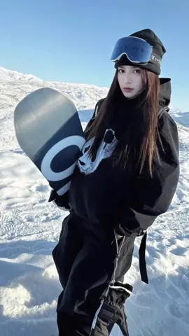 酷酷的她😎 #滑雪 #skiing #酷女孩 