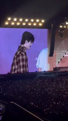 CHOI SEUNGCHEOL ANO YANG GINAGAWA MOOO??!?!?!? #17righthereinbulacan #seventeen17_official #seventeeninbulacan #fyp 