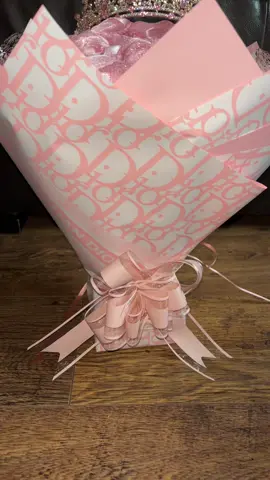 Dm us for your bouquet#dior #glitterrose #pink #goldtiera #butterflys #bouquet #😍😍😍😍 #support #SmallBusiness 