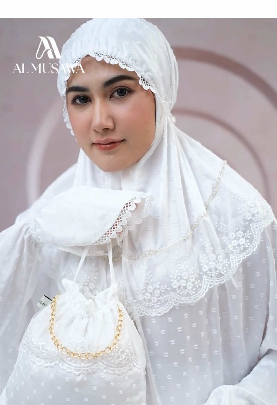 Mukena Terusan Dewasa Silk Hamidah Series #mukena #Mukena #Terusanmewah #mukenahcantik #mukenamurah #mukenatravel #mukenapremium #mukenadewasa #mukenah #mukenaalmusawa 