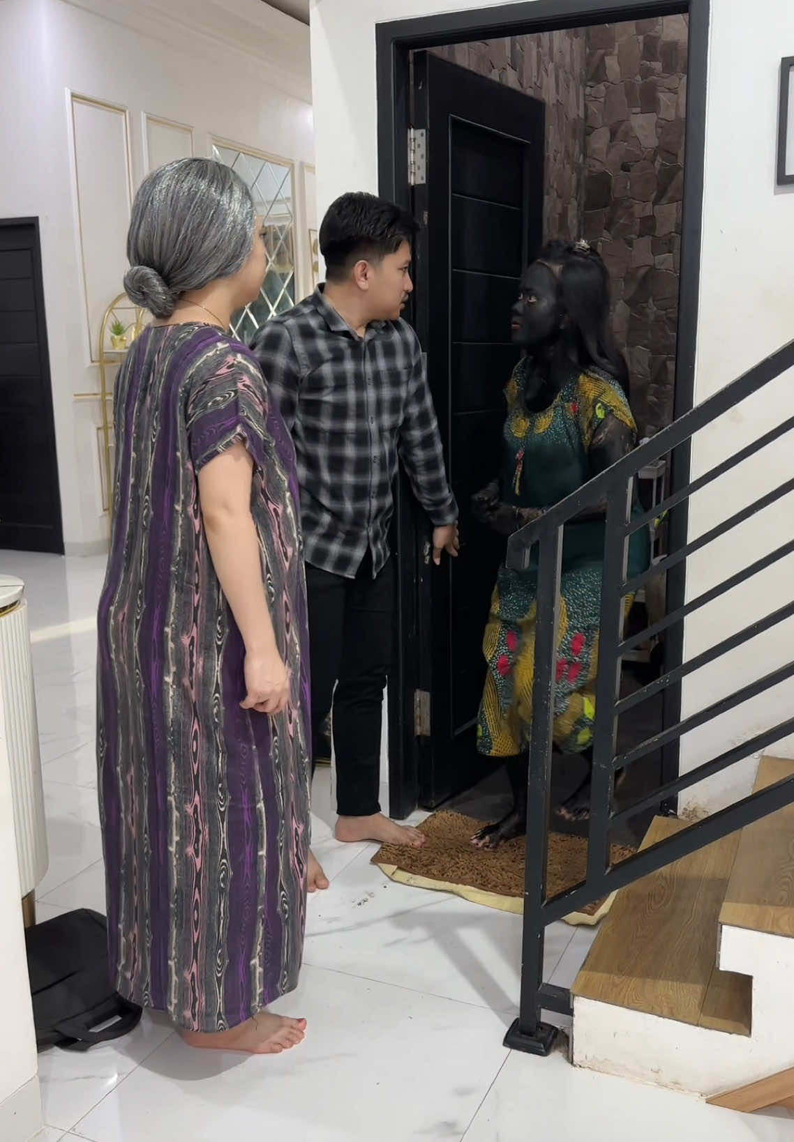 Mertua tega kunci menantu diwc