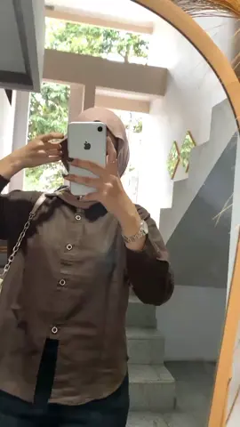 Kemeja terbaru stailys Outfit 