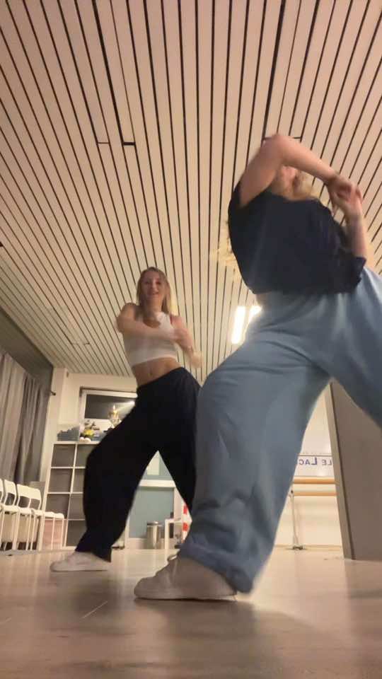 dc @MADS || @pia @Melina #dance #synergy #ballettschulelack #dancetok #fy #giirls #trend 