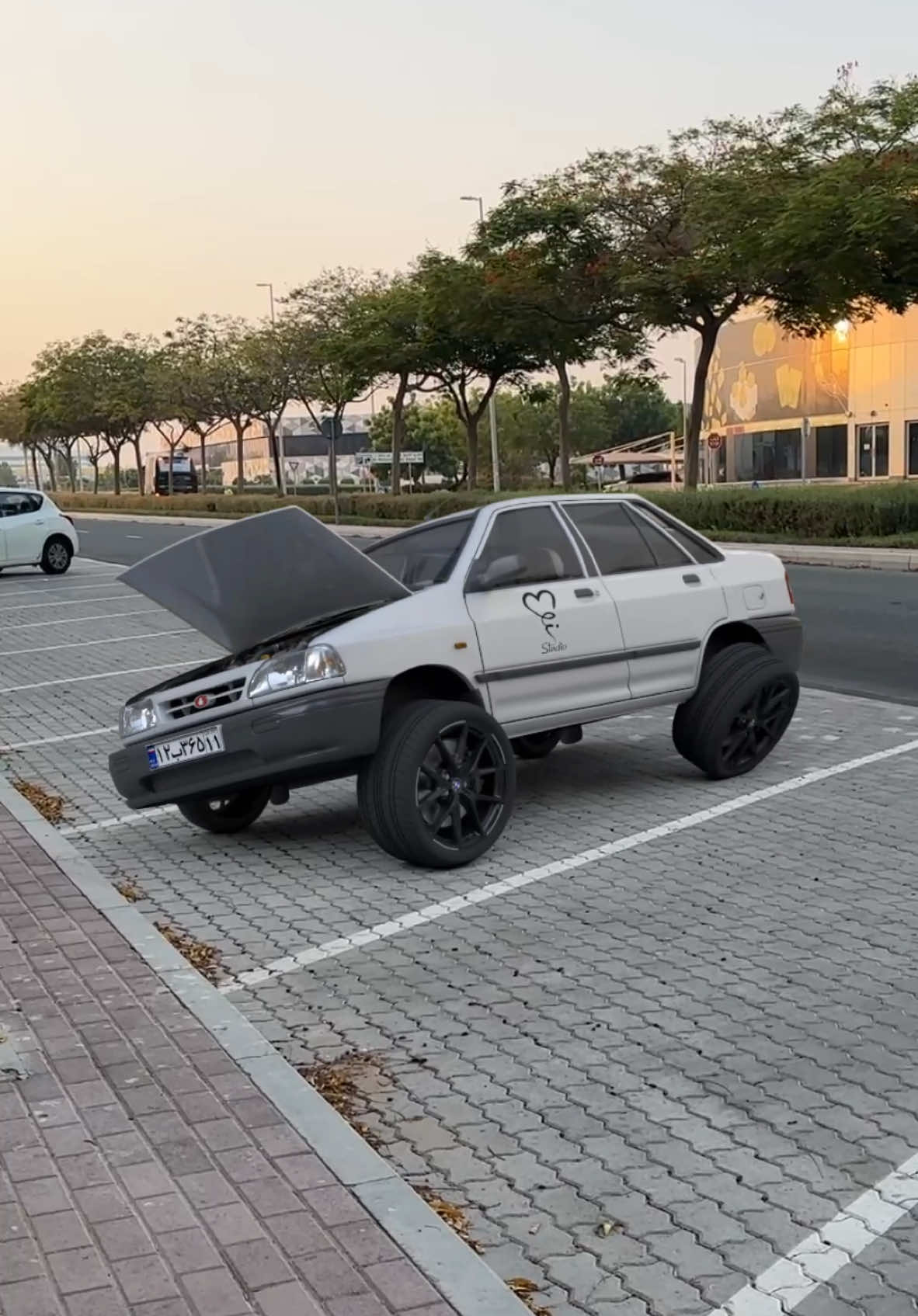 Car Transformers CGI #cgi #vfx #cgiart #visualeffects #3danimation #3drender #transformers #bmw #saipa 