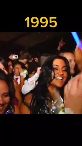 Nostalgia 1995 🪩🕺💃 #nostalgia #nostalgic #80s #90s #70s #anos80 #anos90 #anos70 #Flashback #retro #nightclub #disco #discoteca #music90s #fyp 