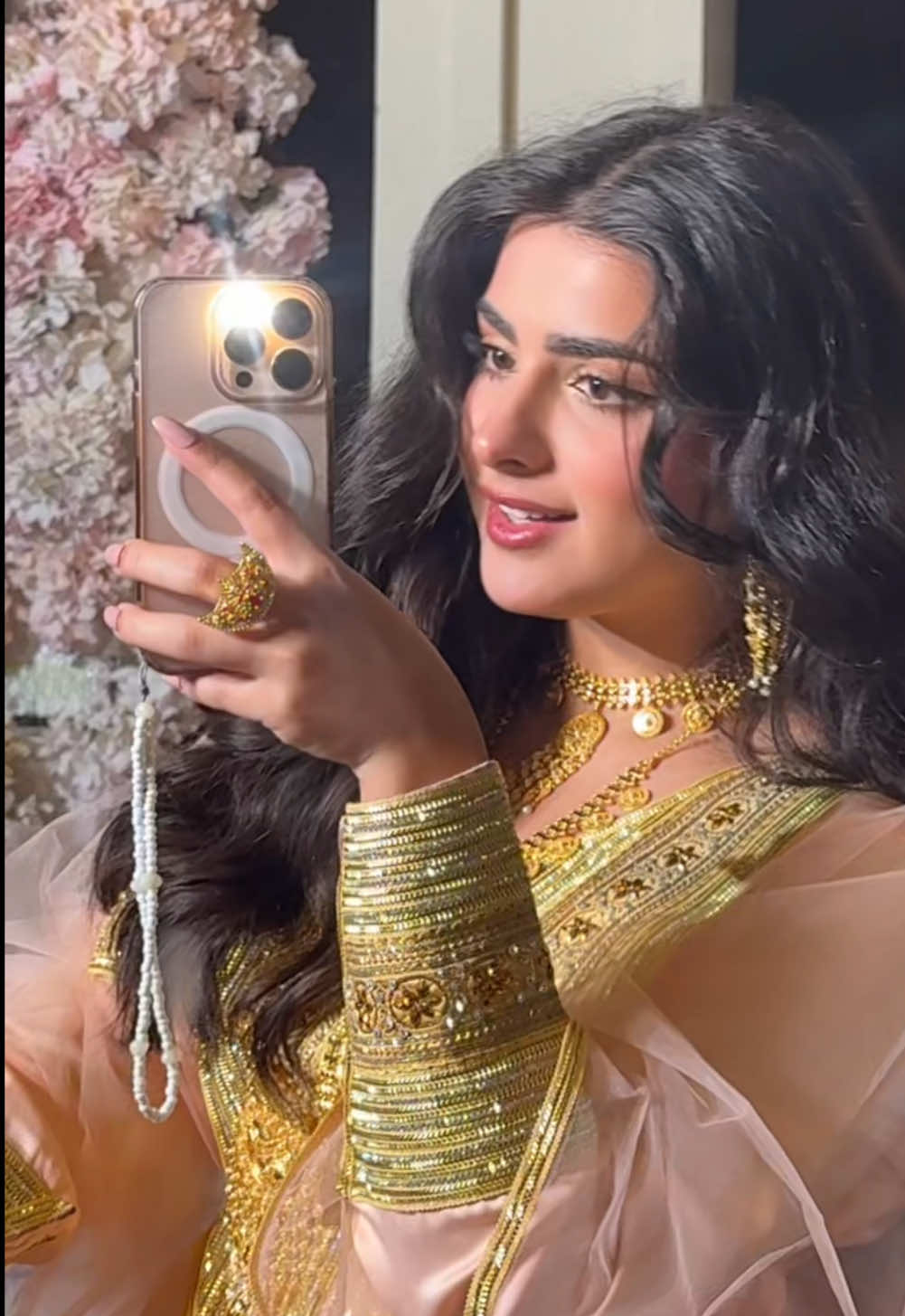 📸💗 #foryou #tiktokarab #dubai #riyadh #explore #ArabTikTok #uae #model #fypシ #viral #makeup 