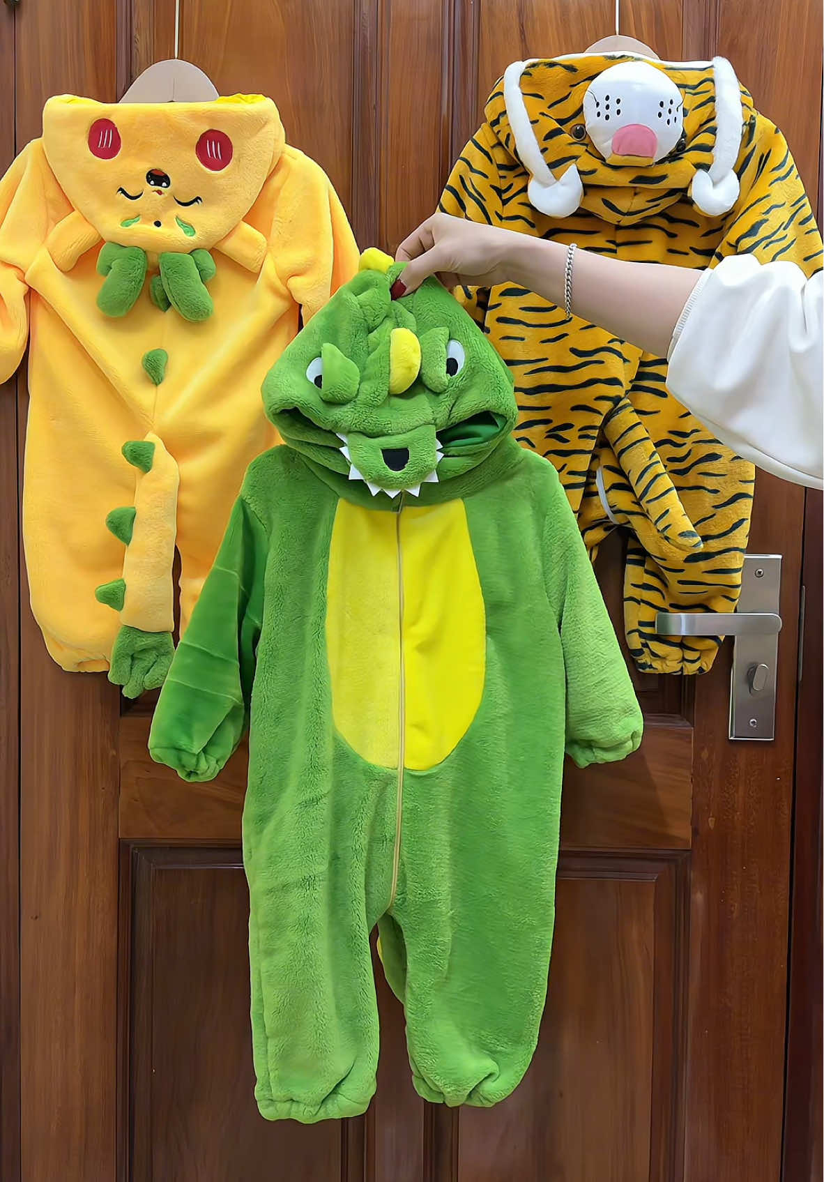 Body lông nhung vải chính phẩm#thoitrangtreem #nuoicon #bochobe #xuhuongtiktok #bodychobe #bodythuchobe #bodylonggauchobe #bodykhunglongxanh #bodylongthu #bodyhinhthu #bodykhunglongchobe 