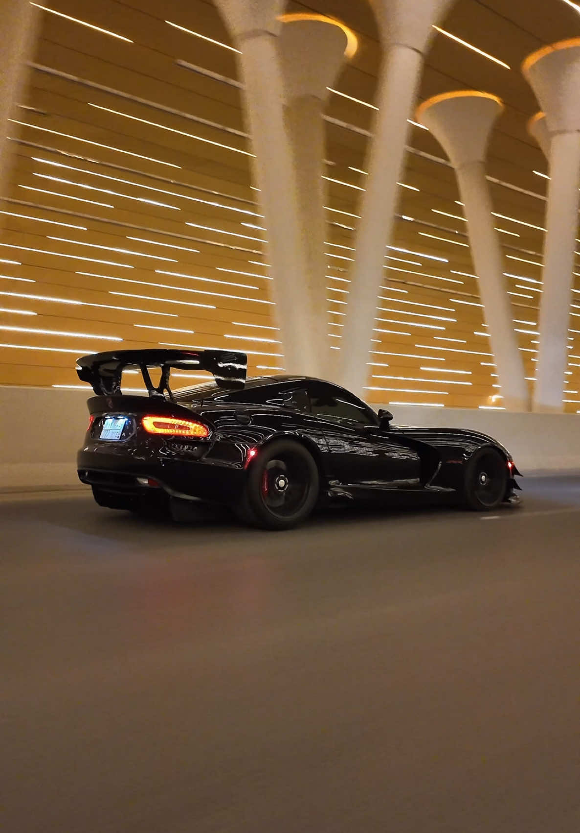 الوحش الامريكي تبارك الرحمن قوه وجمال🔥❤️‍🔥 الله يبارك لك ويعطيك خيرها ويكفيك شرها @عــبــدالله الــبــدراني  #تصويري #اكسبلور #فايبر #Dodge #viper #سيارات 