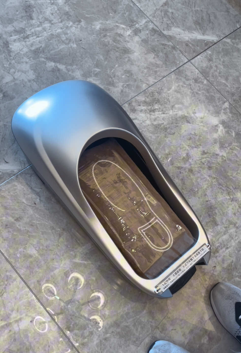 The floor won’t get dirty anymore😏#gadgets #coolstuff #coolgadgets #homegadgets #product #shopping #LearnOnTikTok #tiktokmademebuyit #fyp 