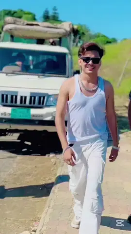 ভালোবাসা গোপনেই সুন্দর 