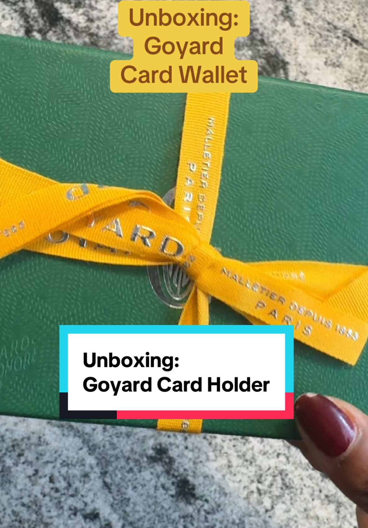 I love little luxuries and Goyard card holders are definitely on that list. I treated myself to one during my recent stop in Paris #goyard #goyardcardholder 