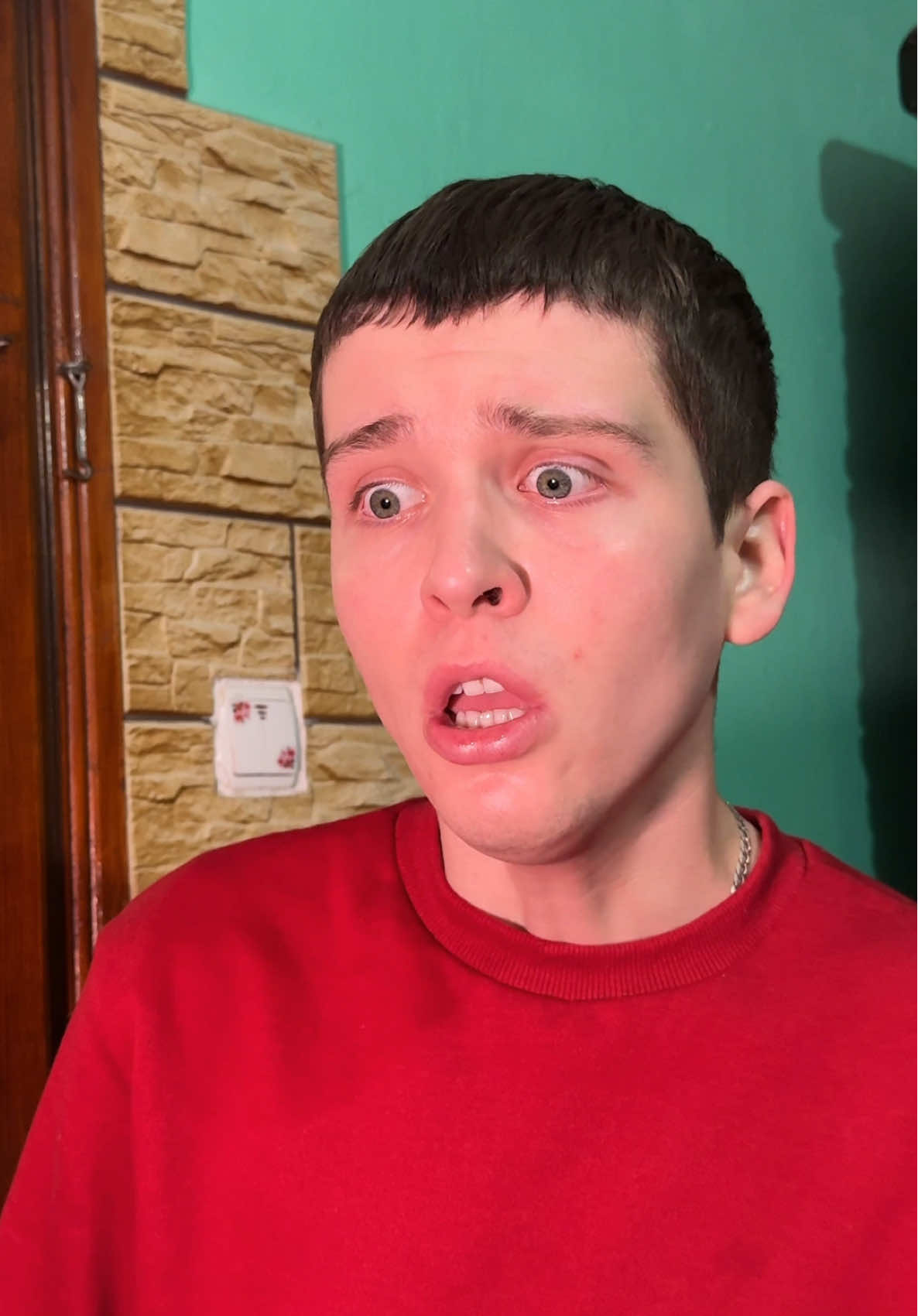 такі уже наші реалії🥲😂 життєво? #гуморукраїнською #гумор #fakebodyy⚠️ #скетч #село #багатодітнародина #старшадитина #меншадитина #сімейніприколи #життєво #жартівливевідео #косплей #жарт 