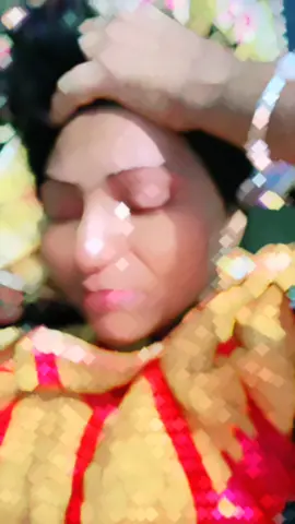 তানিয়া আপু অনেক কষ্ট পাইছে 