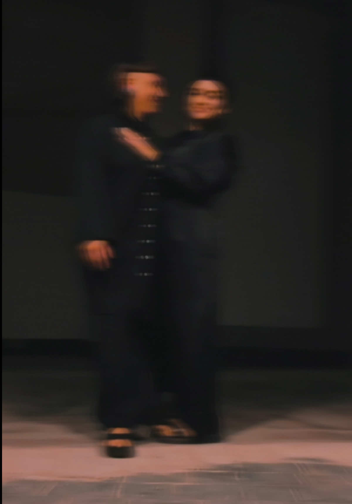 @clarissa_____069 🖤               #allblackoutfit #fashion #outfitinspo #kaftan #arabicfashion #couplelife #queercouple #LoveIsLove #nightoutfit #dinneroutfit #styleinspo #technomusic #fyuシ #fürdich #viralfashion #viralvedio 