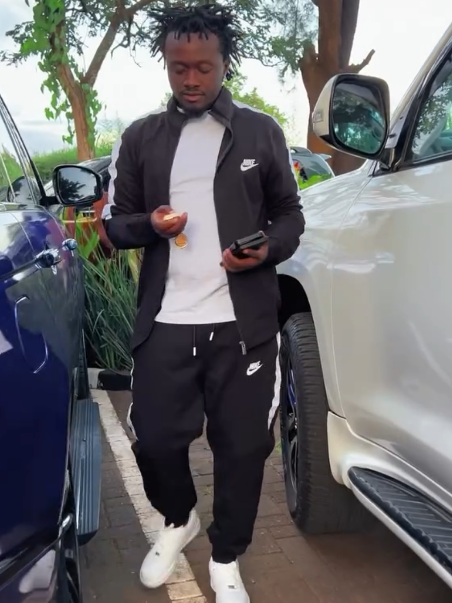   I Wanna Be Rich… I wanna Be Famous… I wanna Live and Prosper in AFRICA 🌍 Today we Golfed ⛳️ and had a Good time at Muthaiga Golf Club with  @mwananchicreditlimited   ✅ To get this Tracksuit Call @the_Golden_Collections on 0759 529 639 🔥