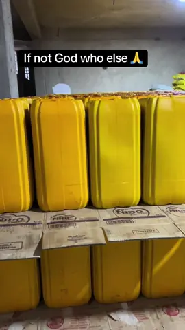 Kingsam cooking oil 25ltrs .. Restocked   We are opened for business 🚛 Going for cool price  📲📞0540241903 📍Kasoa New market #fypppppppppppppppppppppppppppppp #fyppppppppppppppppppppppp #ghanatiktok🇬🇭 #สปีดสโลว์ #whosalemarket 