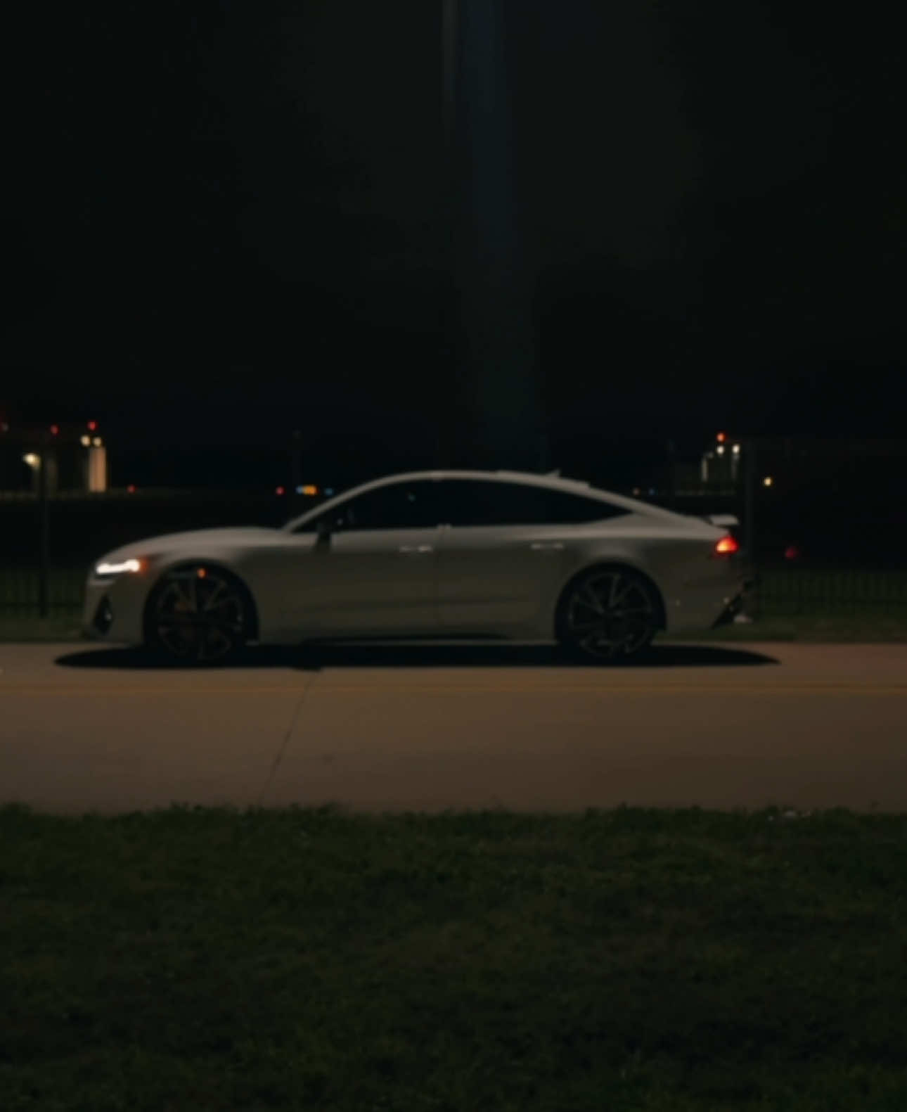 | 🎥 14 Pro Max | #RS7NightVibes #AudiRS7 #AirportRunwayShots #NightCarAesthetics #RS7Lifestyle #AudiLove #RunwayVibes #CarPhotography #RS7NightShoot #AudiPerformance #LuxuryNightDrives #RS7Perfection #AirportVibes #AudiNation #GermanEngineering