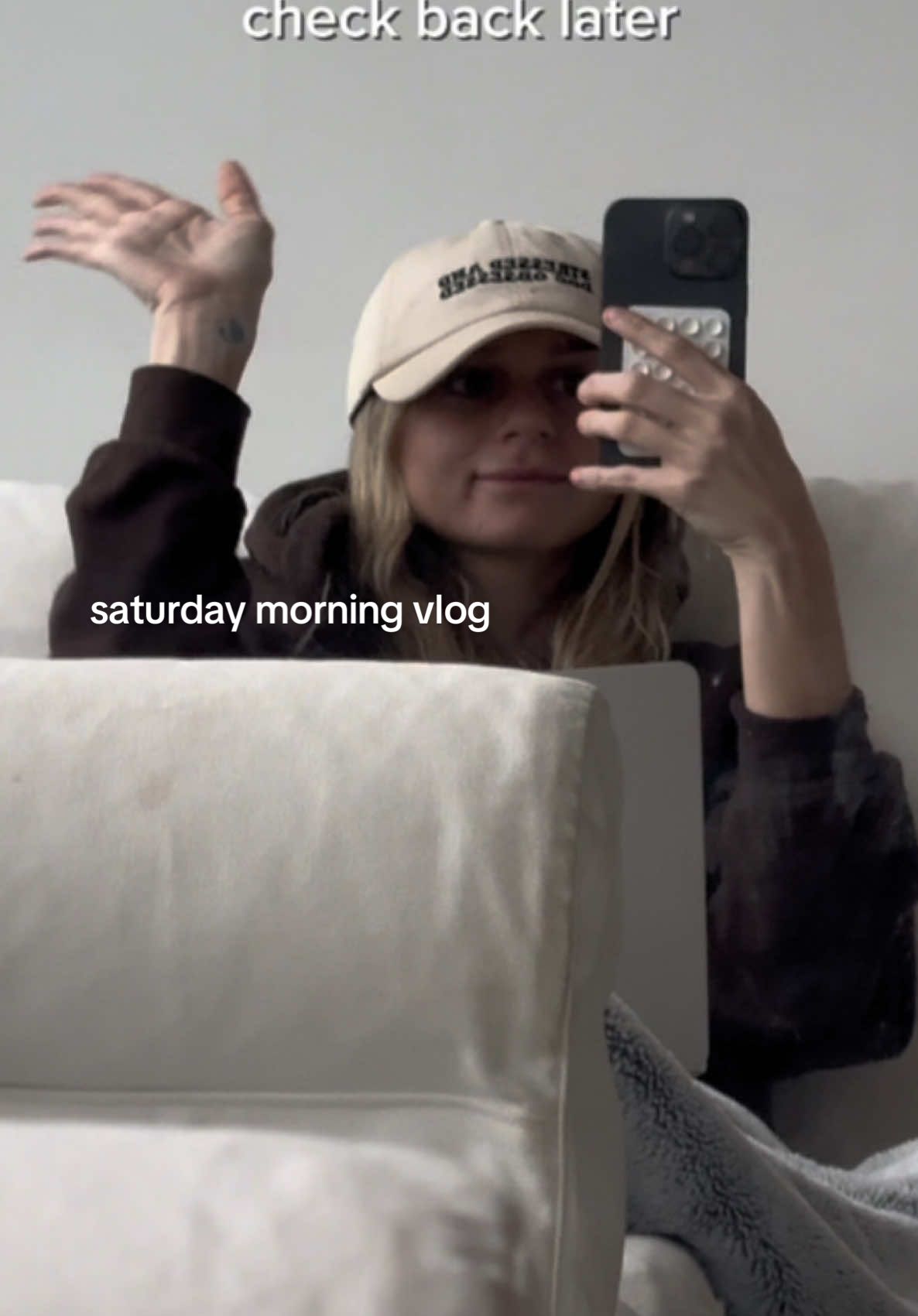Saturday morning as a 26 year old single girl who lives alone in the city. 🫶🏼👩🏼‍💻 #Vlog #vlogs #morningvlog #saturdaymorning #fyp 