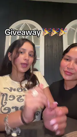 🎉REGLAS PARA PARTICIPAR🎉   1- Dale like a este video 2- sígueme aquí en TikTok y en todas mis cuentas que tengo en mi perfil  3- comparte este video  4-seguir @Mariana @Kevin_07  5- cuando hagas todos los pasos ven a comentar en este video “listo🩷” Fecha del giveaway Febrero 1 2025 ❗️No participan familiares❗️ Opción 1- Dyson Airwrap Opción 2- AirPods Max Opción 3- Aipad 10gen 10.9inch  Opcion4- 500 dólares🎉 Si les gustaría otras opciones déjenlo en los comentarios!  Muchísimas gracias a todos🙌🏼🥹🥰 @chatoelconstructor 