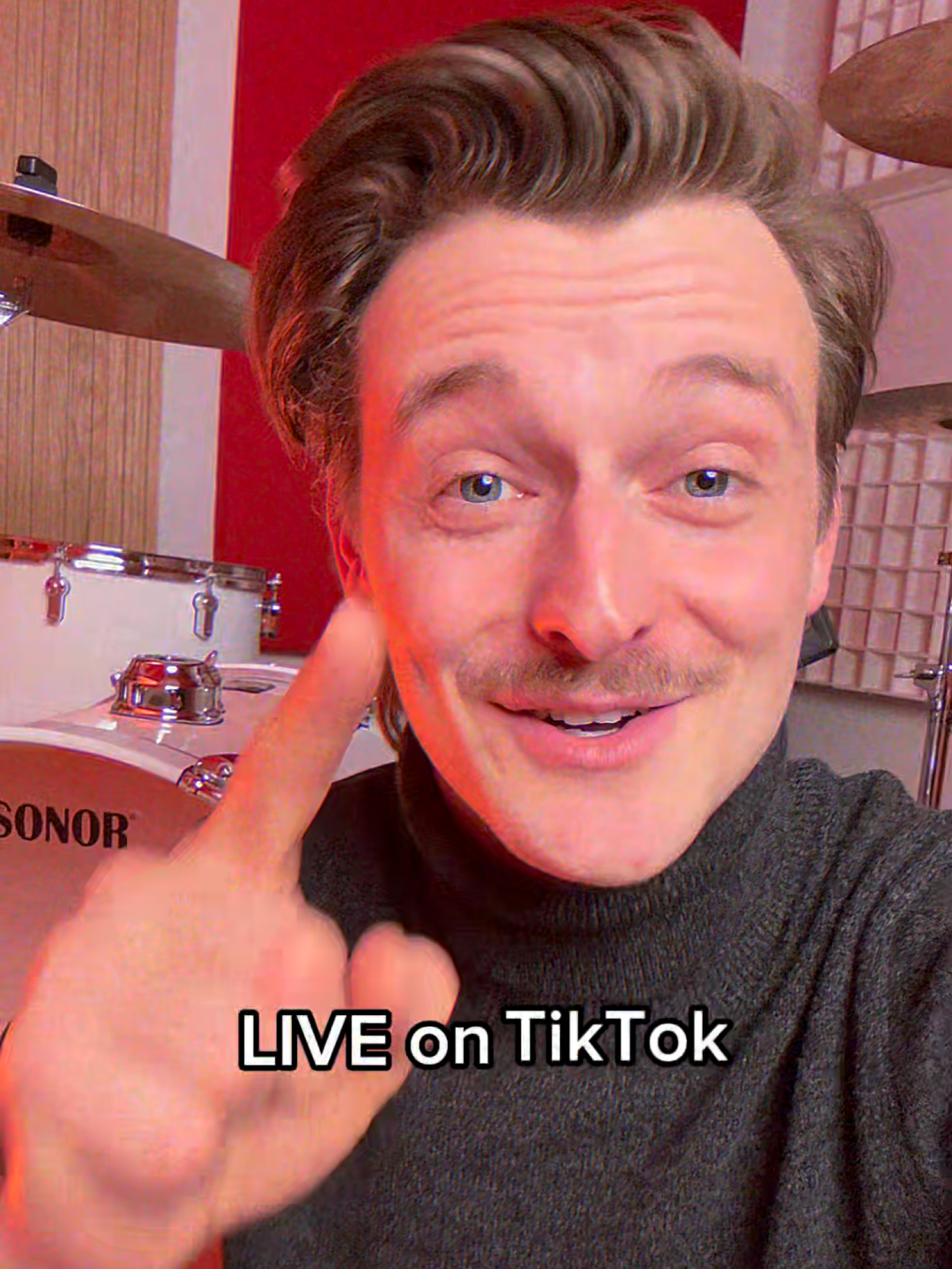 Monday (20.01.) 20:00 CET!! ⚡️ #dontstopthecar #nickless #80smusic #live #livemusic #newmusic