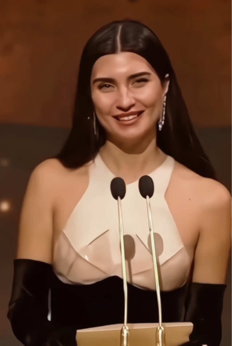 شو ها الليلة الحلوة بقلب الرياض 😍 #tubabüyüküstün #joyawards #saudiarabia🇸🇦 #fypp #توبا_بويوكوستن #الرياض 