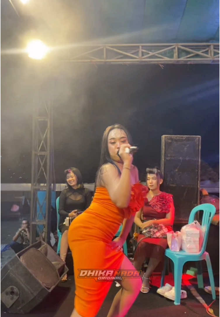 Untiren bas'e jii😂 @Vikifida21 #dhikanadaoriginal #kymochijombang 