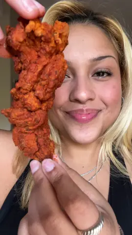 Dave’s hot chicken ❤️ #daveshotchicken #chickensandwich #mukbang #crunchy #mukbangasmr #eating #asmreating #Foodie #foodtiktok   #crunchysounds #asmrfood #crunchyasmr #eat #asmrsounds #foodtiktok #eatingshow #hungrytiktok #muckbang #fyp #fypシ #foryourpage #viral 