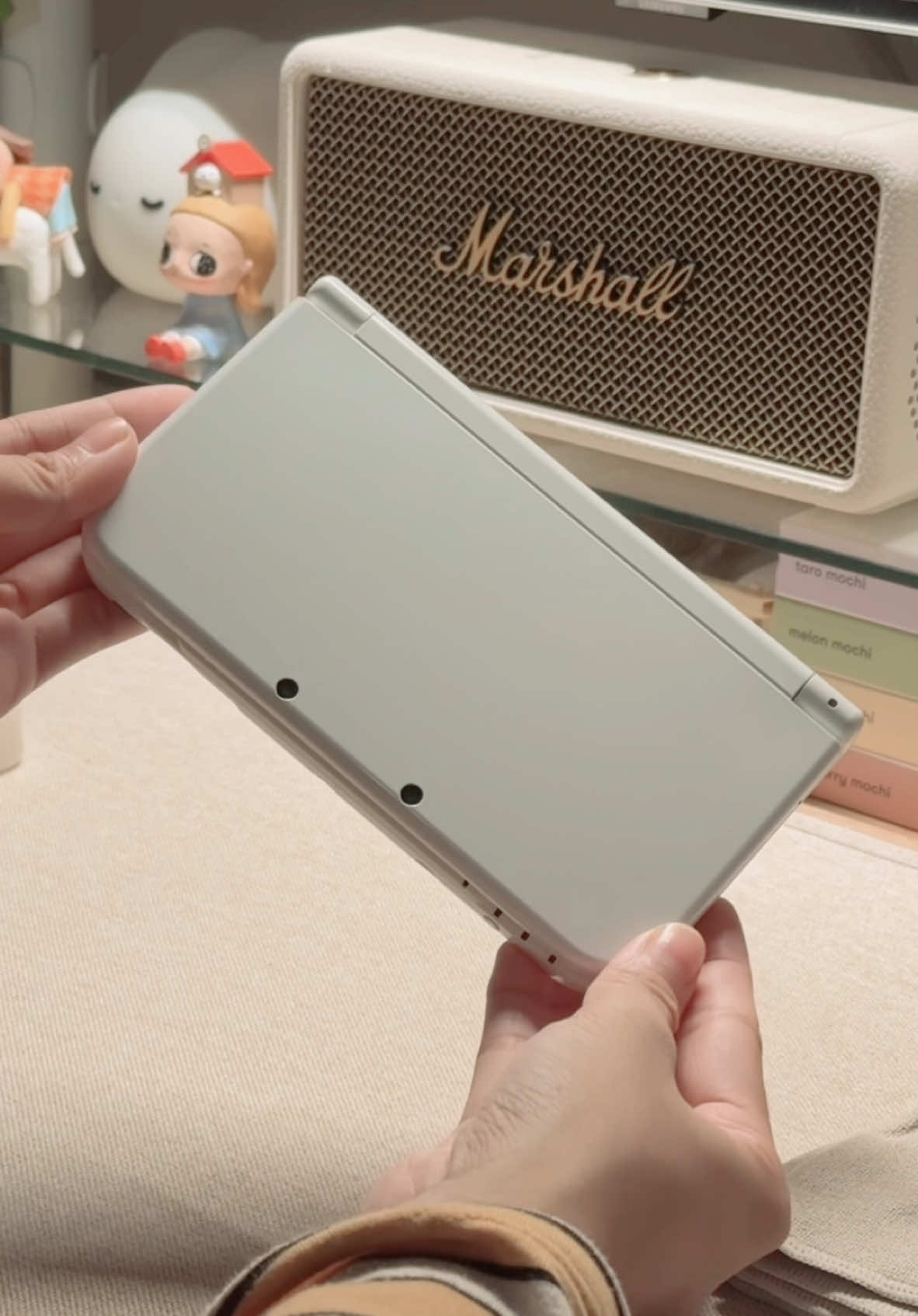 I bought a cheap modded 3DS LL from ebay recently to play my childhood games again and I cant wait to customize it 😌 I got it in the pearl white version and this one came with LCD screens (was so lucky to find it!!) It did have ever so slighty yellowing but unnoticable when I start playing and non white screens.  This unit came with screen protectors so under those scratches were completely clean screens :3 I will be replacing the screen films on them when they arrive.  So far I love it! I’ll be putting a skin from decalgirl in sage color and show you all next time!  #3dsxl #3ds ##newnintendo3dsxl #nintendo3ds #modded3ds #modded3dsxl #cutegamingsetup 
