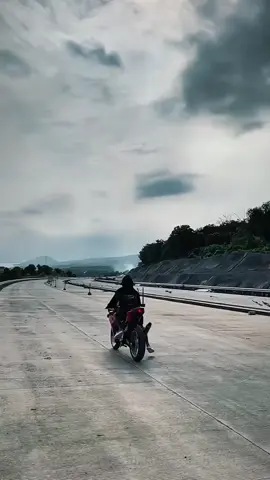 lagi putus boy💔  #fypシ゚ #cbr150rmodifikasi #cbrsadboy #k45g #fyppppppppppppppppppppppp #teriwungan #berandatiktok 