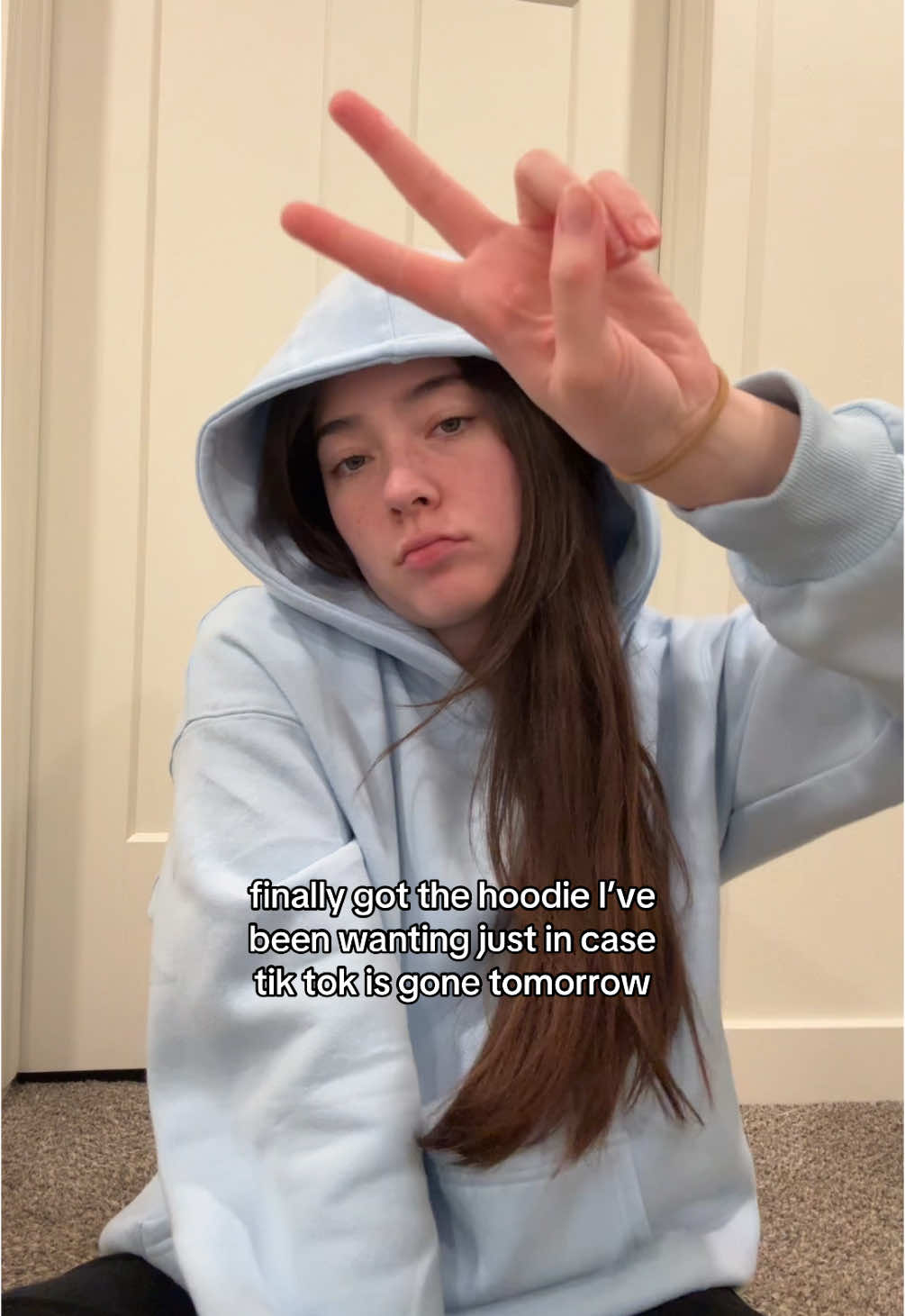 It really is as comfy as all the videos on my fyp said 🙌🏼💙 #automet #hoodie #oversizedhoodie 