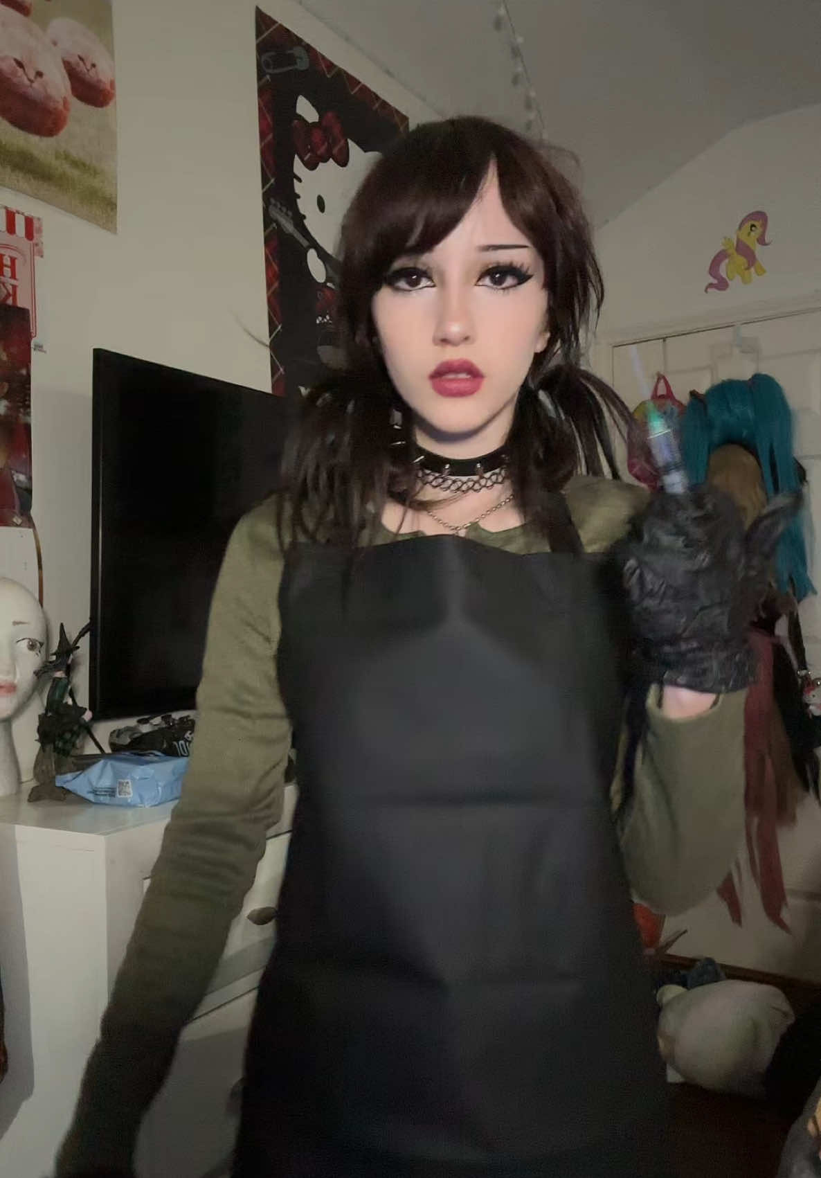 it’s a fake needle don’t take this down #dexter #dextermorgan #dextermorganmeme #dextercosplay 