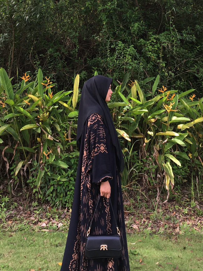 Kaftan Lalidi 🔥 Pencinta kaftan wajib banget merapat 😍👌🏻 Bahannya ademmm polll tebelll banget lagi 😩  Dengan Desain yg super elegant dan memiliki looks yang mewah 😍🔥 Gassss dichekout 🔥🔥🔥#dasterkaftankekinian 